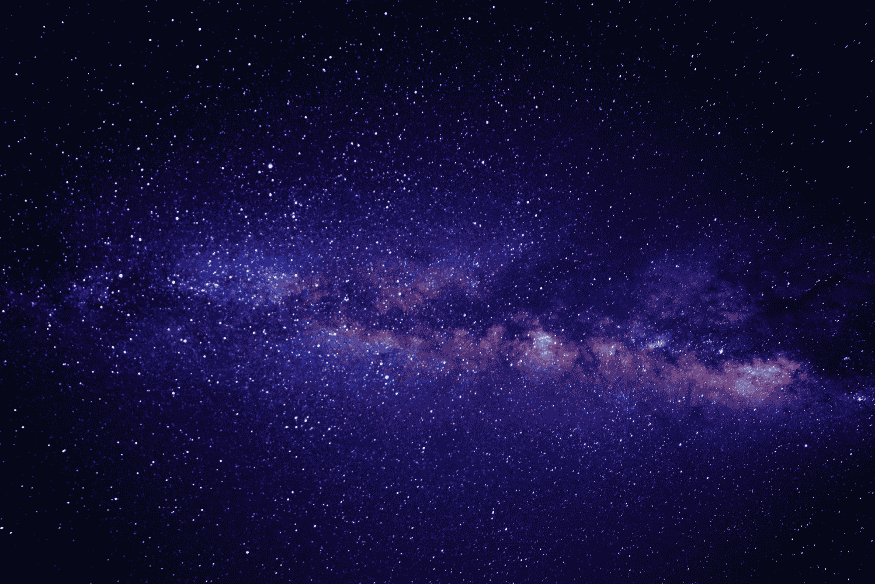 Faixa da Via Láctea em céu profundo associada ao estudo da luz antiga do universo