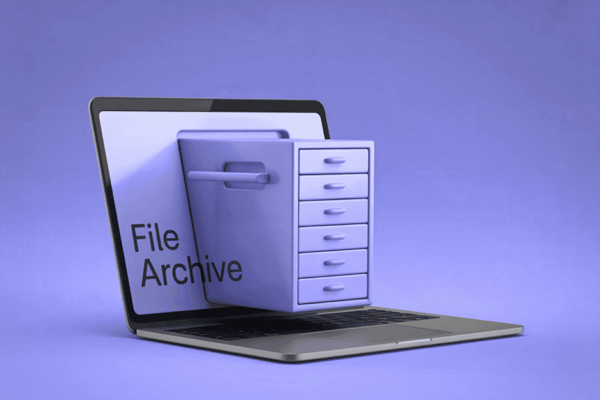 Computador com arquivo digital arquivado, ilustrando o armazenamento de arquivos RAW e JPEG na astrofotografia